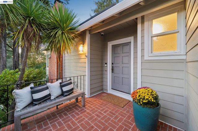 6427 ASCOT DR, Oakland, CA 94611