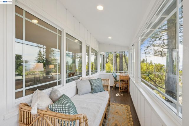 6427 ASCOT DR, Oakland, CA 94611