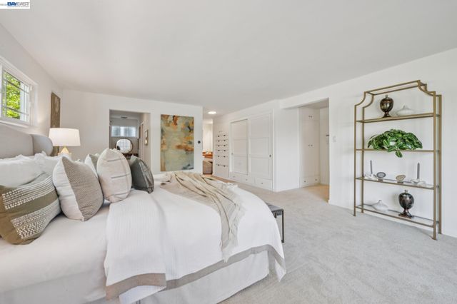6427 ASCOT DR, Oakland, CA 94611