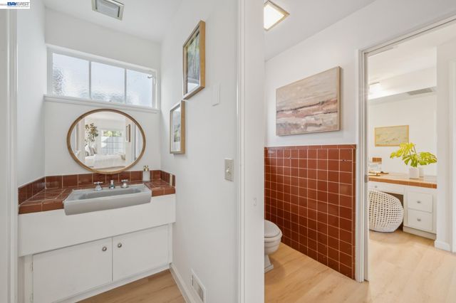 6427 ASCOT DR, Oakland, CA 94611