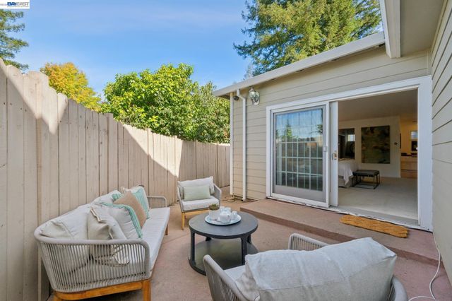 6427 ASCOT DR, Oakland, CA 94611