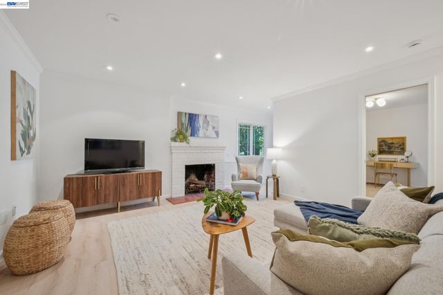 6427 ASCOT DR, Oakland, CA 94611
