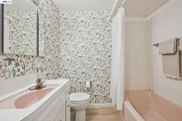 6427 ASCOT DR, Oakland, CA 94611