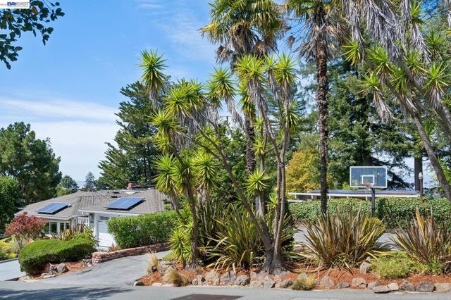 6427 ASCOT DR, Oakland, CA 94611