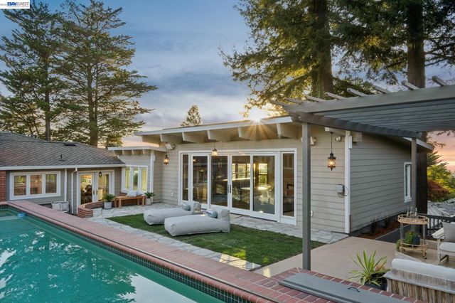 6427 ASCOT DR, Oakland, CA 94611