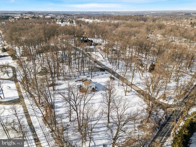 575 WOODHAVEN RD, West Chester, PA 19382