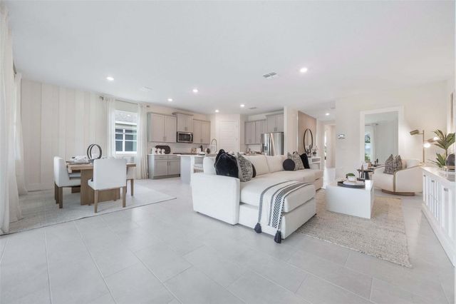 3952 KENNEBUNK LOOP, Mount Dora, FL 32757