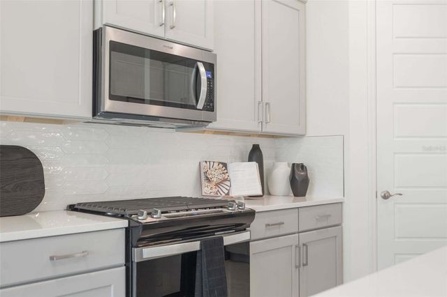 3952 KENNEBUNK LOOP, Mount Dora, FL 32757