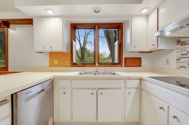 11036 27th Avenue S, Burnsville, MN 55337