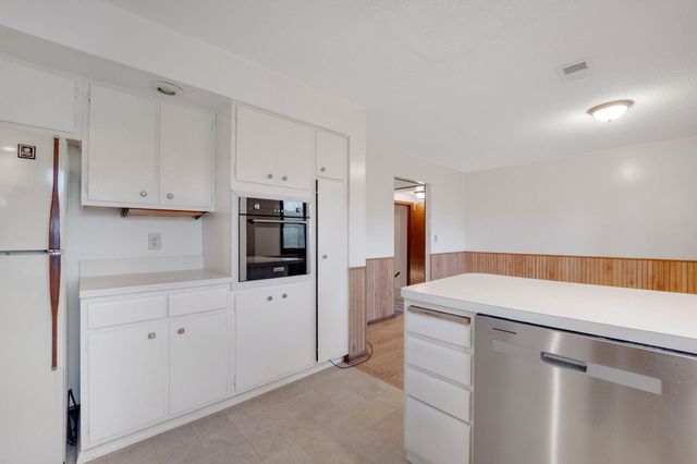 11036 27th Avenue S, Burnsville, MN 55337