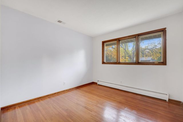 11036 27th Avenue S, Burnsville, MN 55337