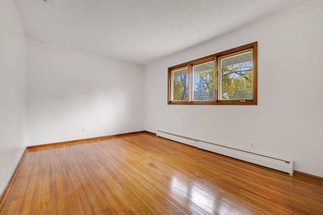 11036 27th Avenue S, Burnsville, MN 55337