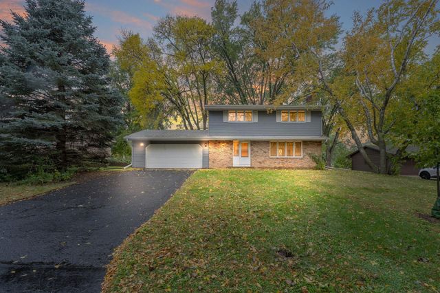 11036 27th Avenue S, Burnsville, MN 55337