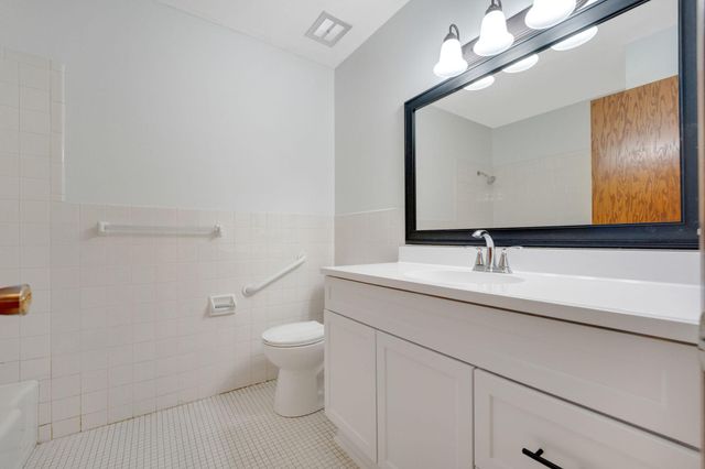 11036 27th Avenue S, Burnsville, MN 55337