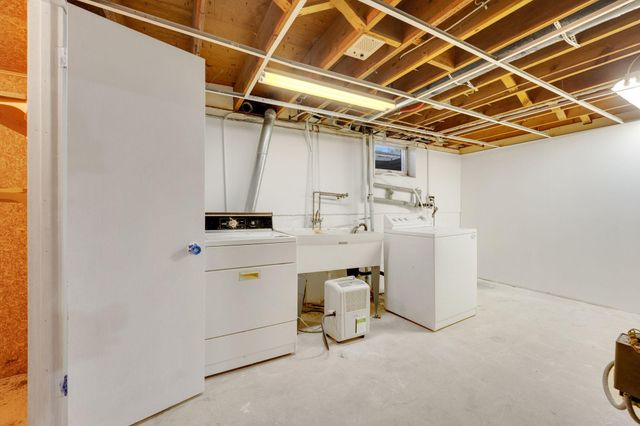 11036 27th Avenue S, Burnsville, MN 55337