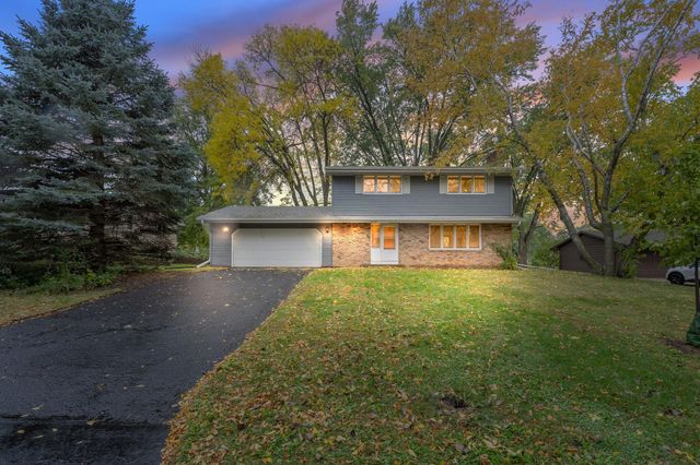 11036 27th Avenue S, Burnsville, MN 55337