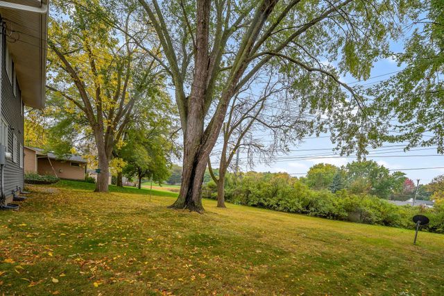 11036 27th Avenue S, Burnsville, MN 55337