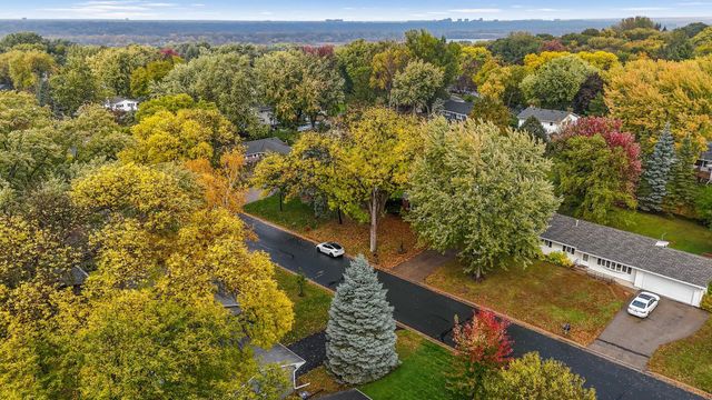 11036 27th Avenue S, Burnsville, MN 55337