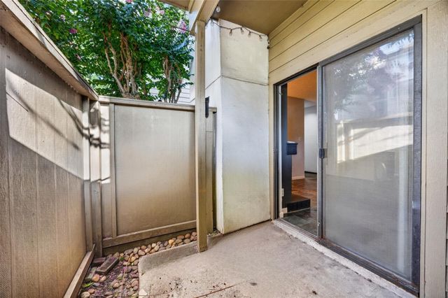 10053 Westpark Drive 297, Houston, TX 77042