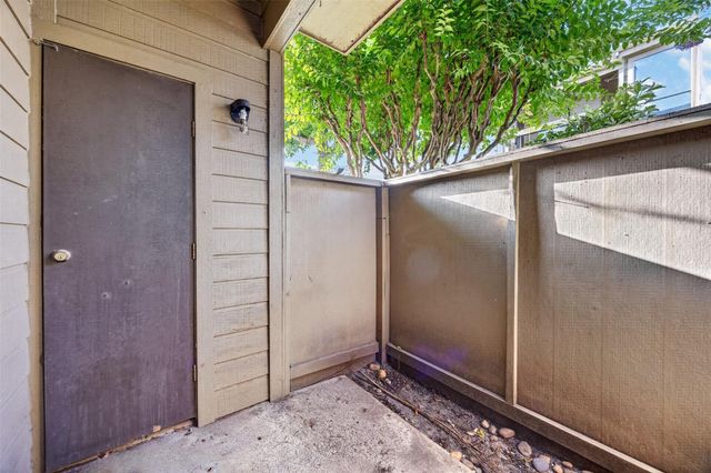 10053 Westpark Drive 297, Houston, TX 77042