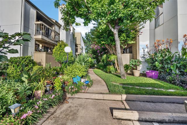 10053 Westpark Drive 297, Houston, TX 77042