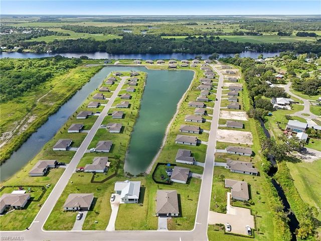 856 Gen D Macarthur AVE, Labelle, FL 33935