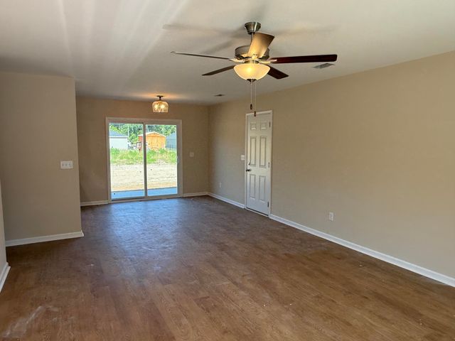 305 S Hampton Street, Pinewood, SC 29125