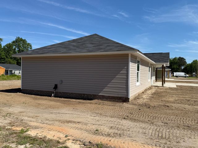 305 S Hampton Street, Pinewood, SC 29125