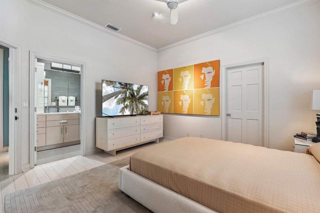 710 N County Road, Palm Beach, FL 33480
