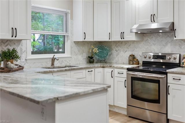 100 Accomac TURNG, Yorktown, VA 23693