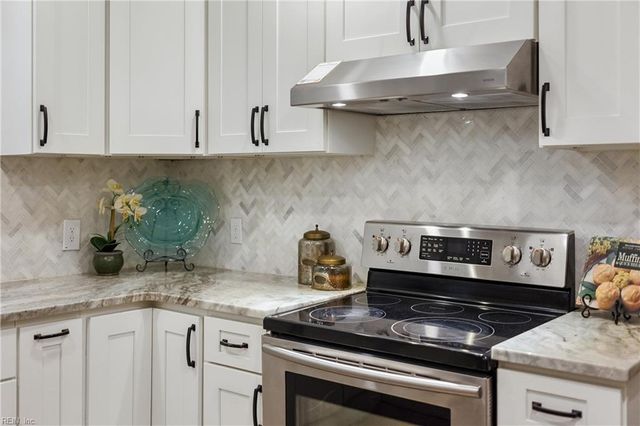 100 Accomac TURNG, Yorktown, VA 23693