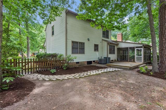 100 Accomac TURNG, Yorktown, VA 23693