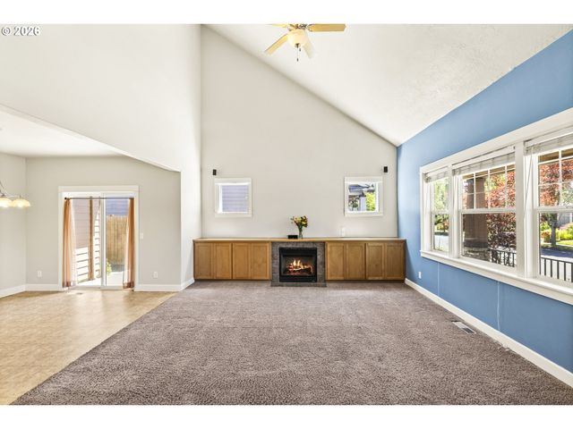 1703 WEBB LAKE Dr, Silverton, OR 97381