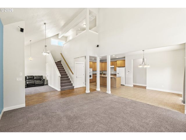 1703 WEBB LAKE Dr, Silverton, OR 97381