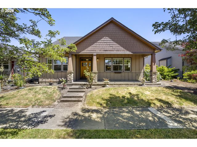 1703 WEBB LAKE Dr, Silverton, OR 97381