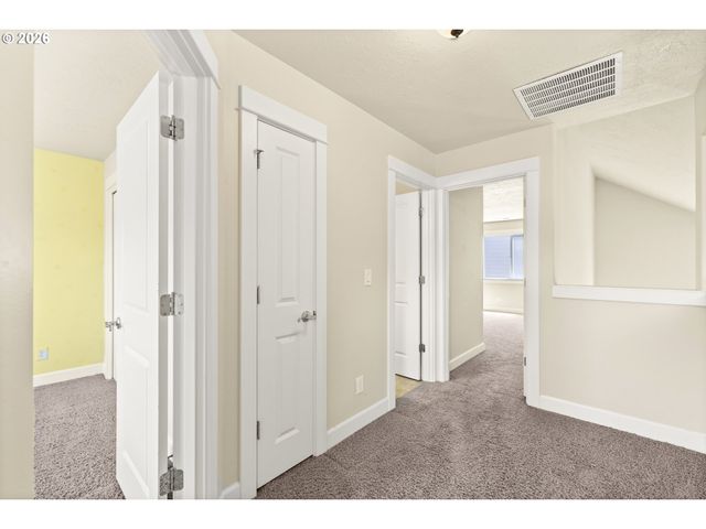 1703 WEBB LAKE Dr, Silverton, OR 97381