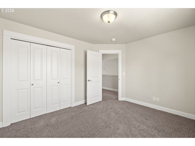 1703 WEBB LAKE Dr, Silverton, OR 97381
