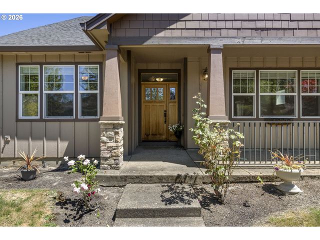 1703 WEBB LAKE Dr, Silverton, OR 97381