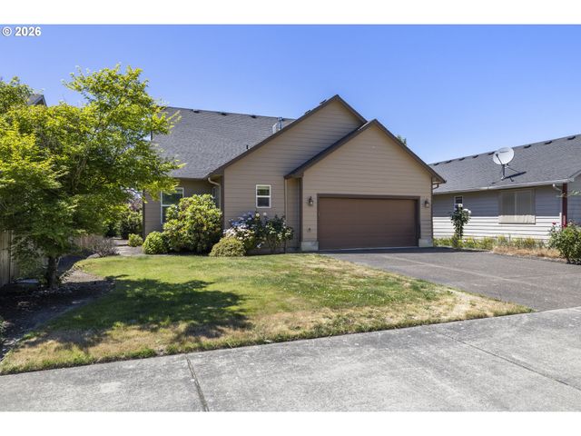 1703 WEBB LAKE Dr, Silverton, OR 97381
