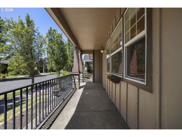 1703 WEBB LAKE Dr, Silverton, OR 97381