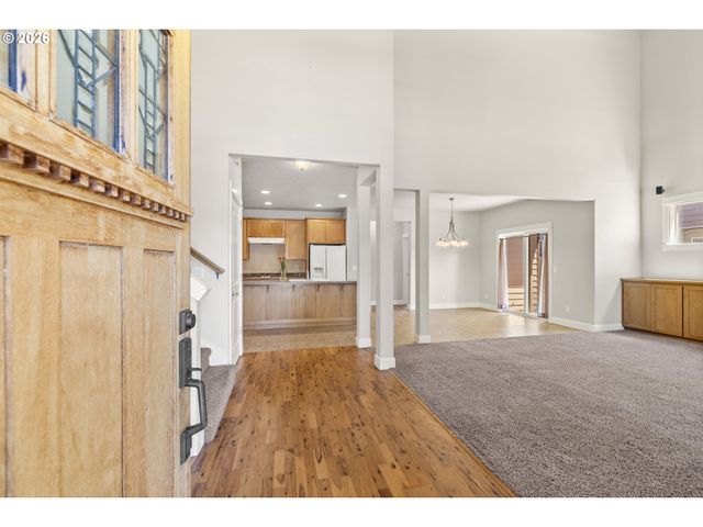 1703 WEBB LAKE Dr, Silverton, OR 97381