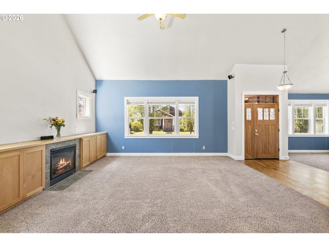 1703 WEBB LAKE Dr, Silverton, OR 97381