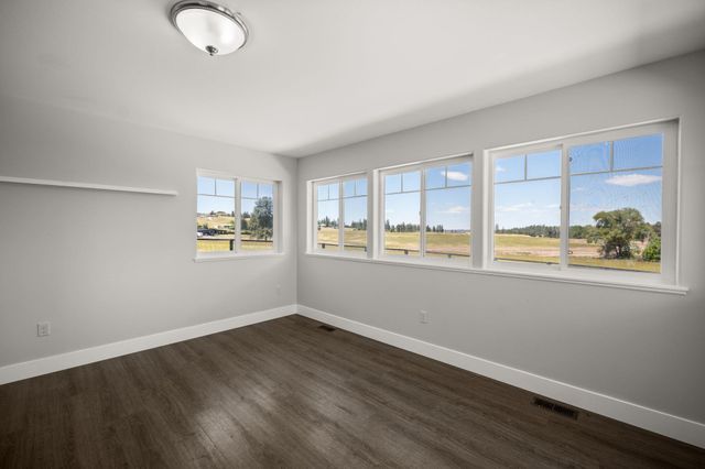 7706 E Bigelow Gulch Rd, Spokane, WA 99217