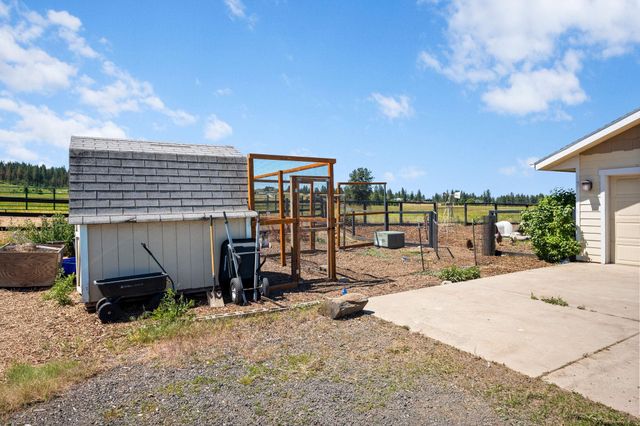 7706 E Bigelow Gulch Rd, Spokane, WA 99217