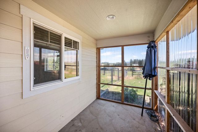 7706 E Bigelow Gulch Rd, Spokane, WA 99217