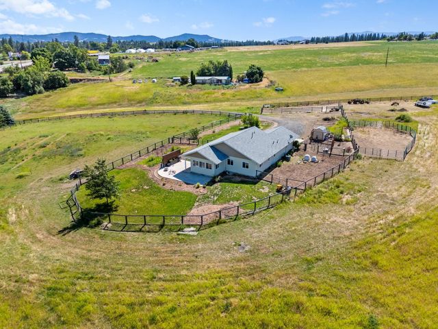 7706 E Bigelow Gulch Rd, Spokane, WA 99217