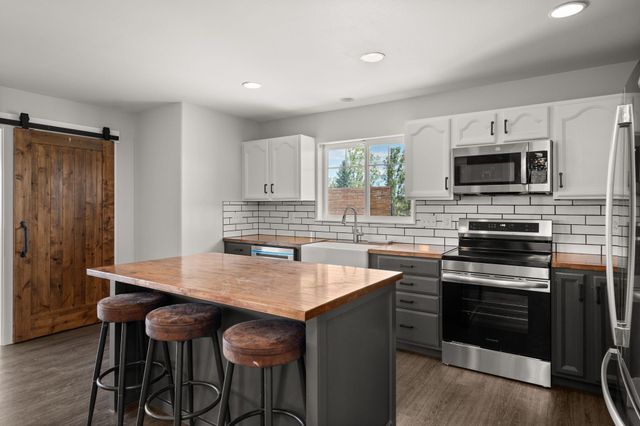 7706 E Bigelow Gulch Rd, Spokane, WA 99217