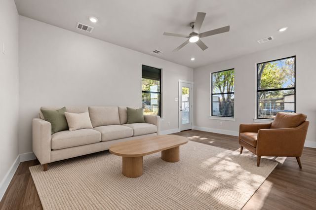933 Nacogdoches River Drive, Granbury, TX 76048