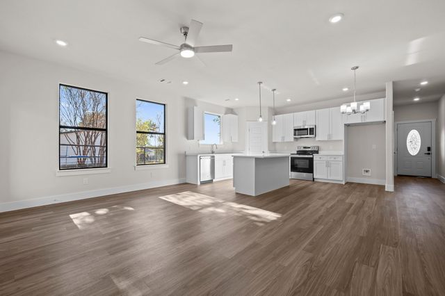 933 Nacogdoches River Drive, Granbury, TX 76048