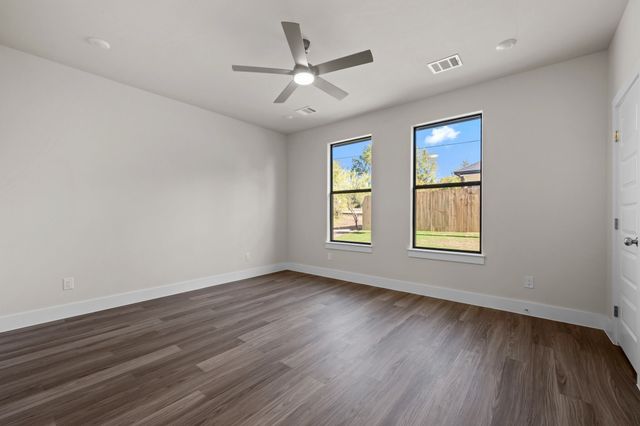 933 Nacogdoches River Drive, Granbury, TX 76048